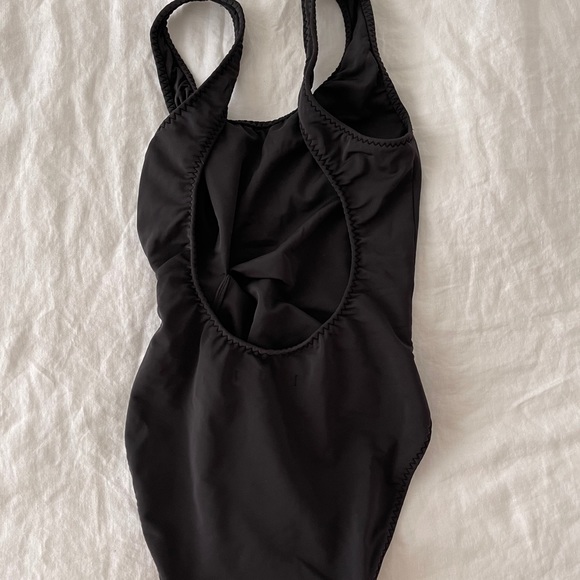 Objects without meaning black twist swimsuit - Picture 5 of 6